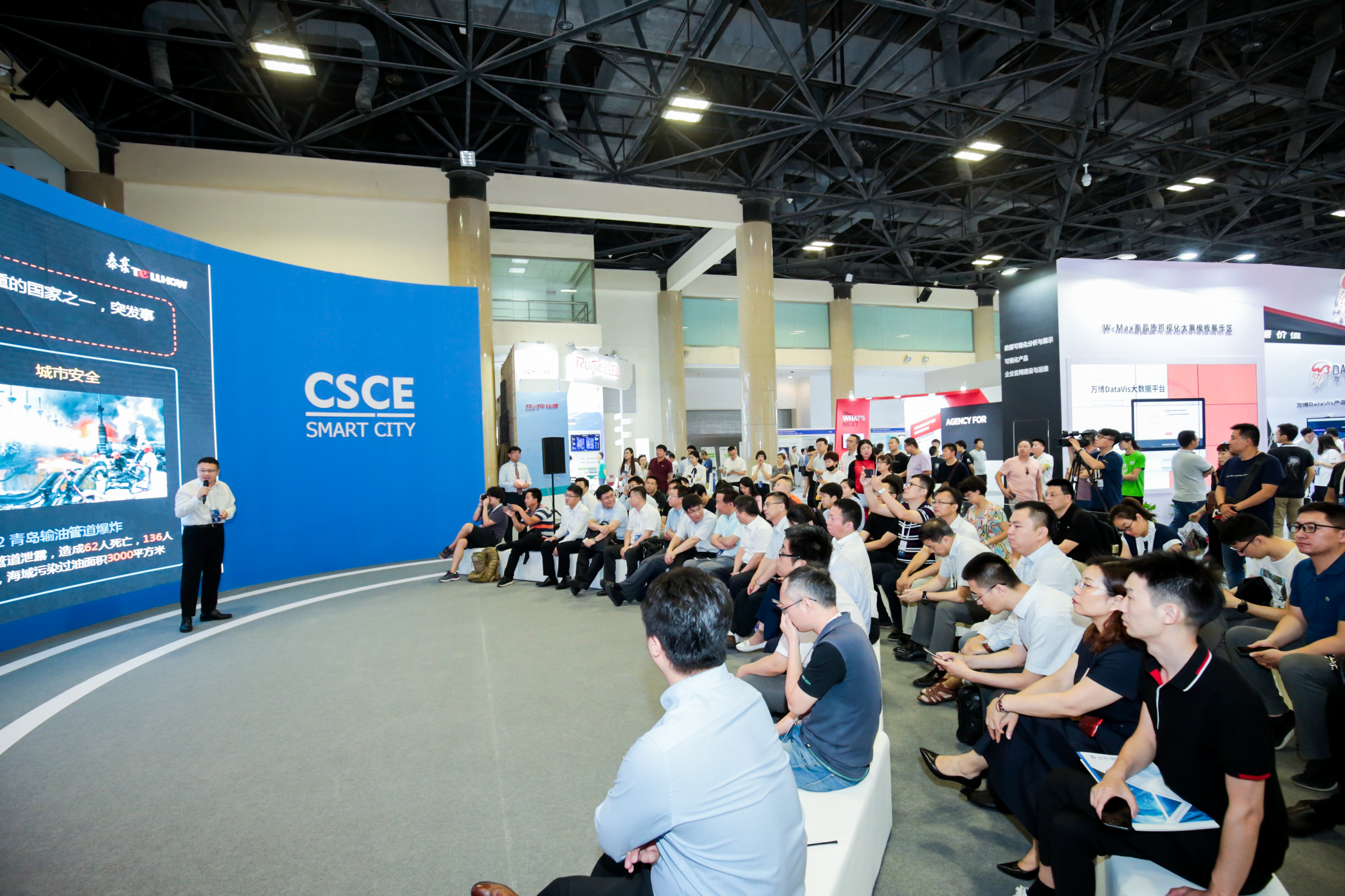 MOO_2880.JPG MOO_2880.JPG